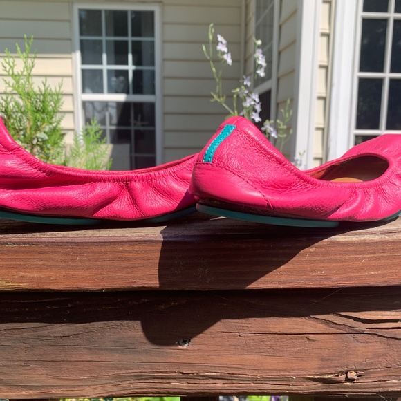 Fuchsia Hot Pink leather Tieks size 8 classic teal bottoms, - Picture 4 of 15